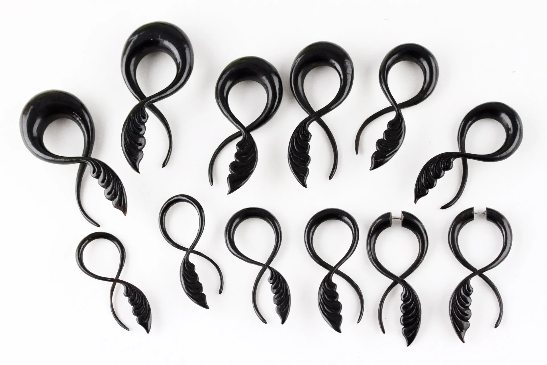 Black Unicorn Tail Twisting Hanging Plugs (Pair) - B043