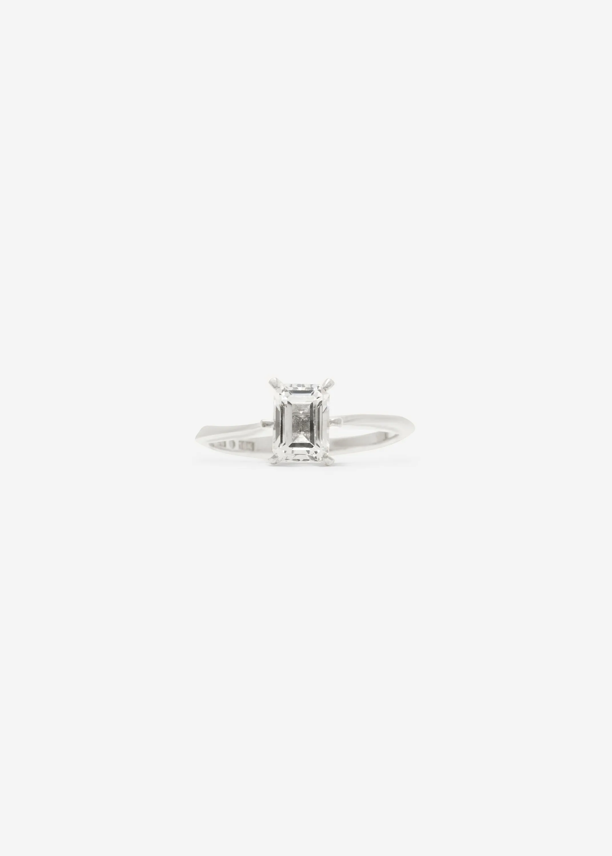 Emerald Cut Solitaire Ring Maxi 0.7 - 0.9 Ct