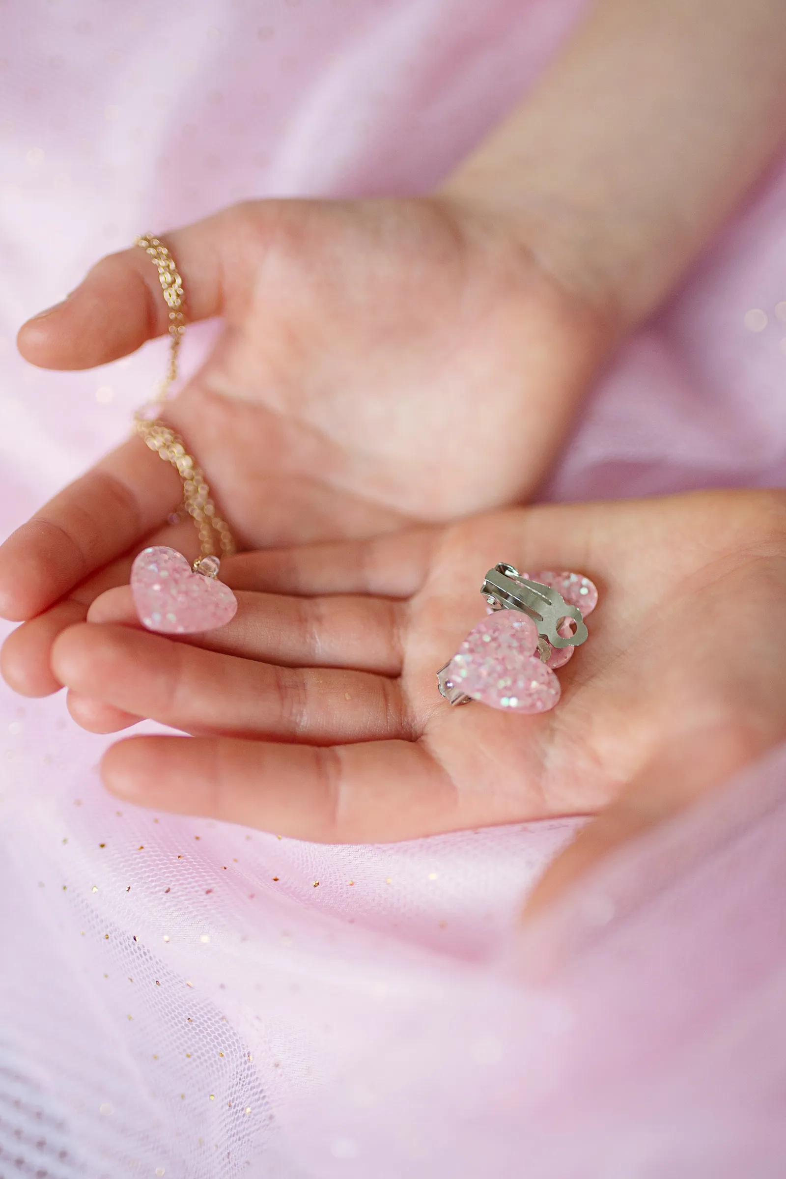Great Pretenders Boutique Glitter Heart Necklace