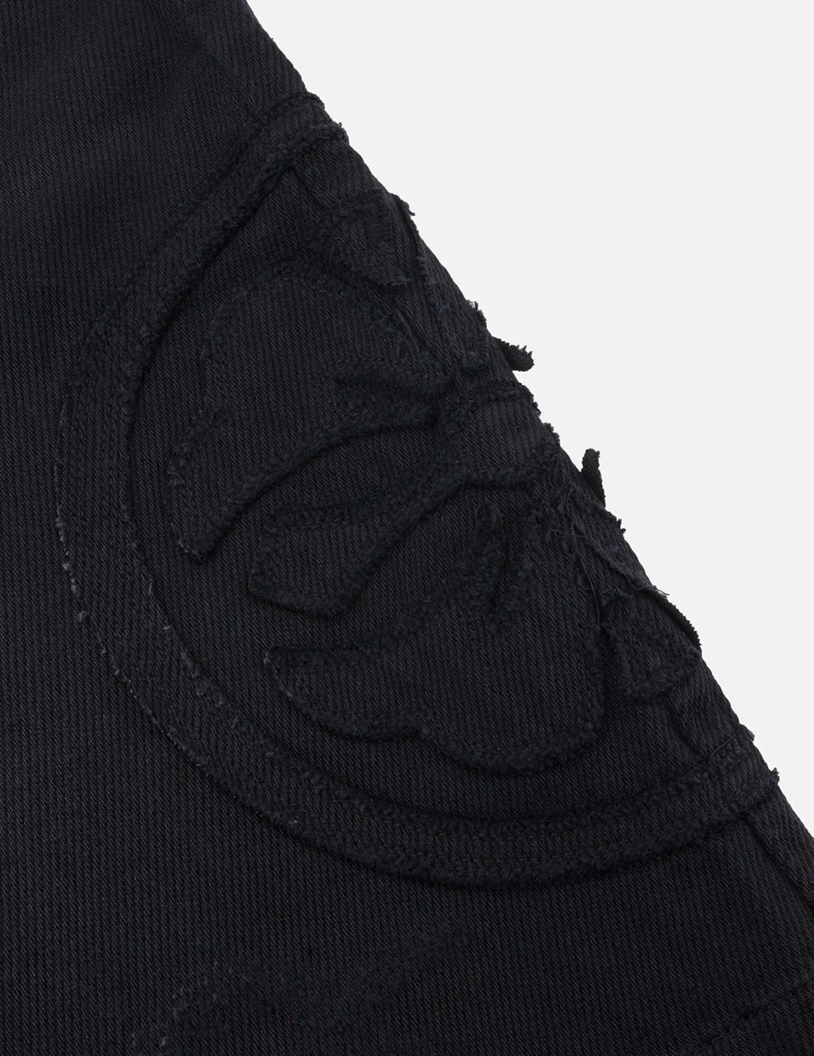 Kamon Appliqué Fashion Fit Denim Shorts