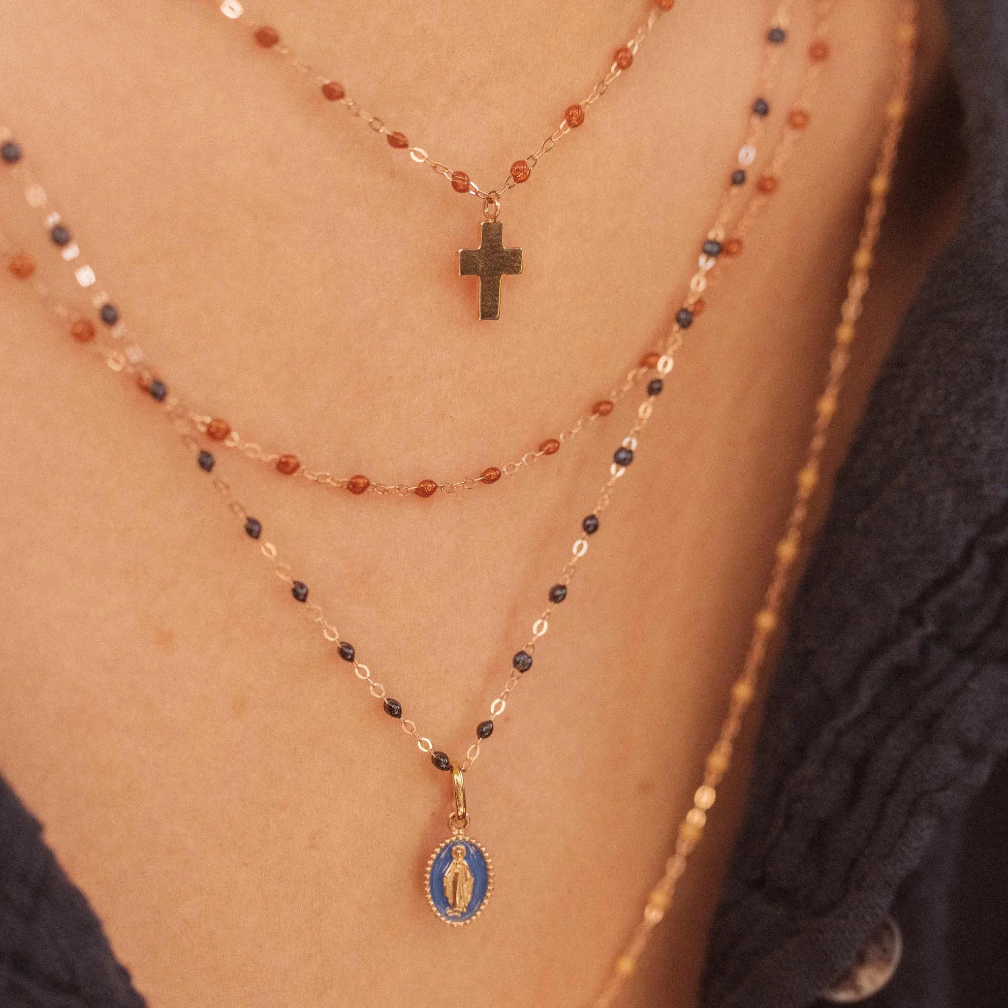Madone Lapis Resin pendant, Rose gold
