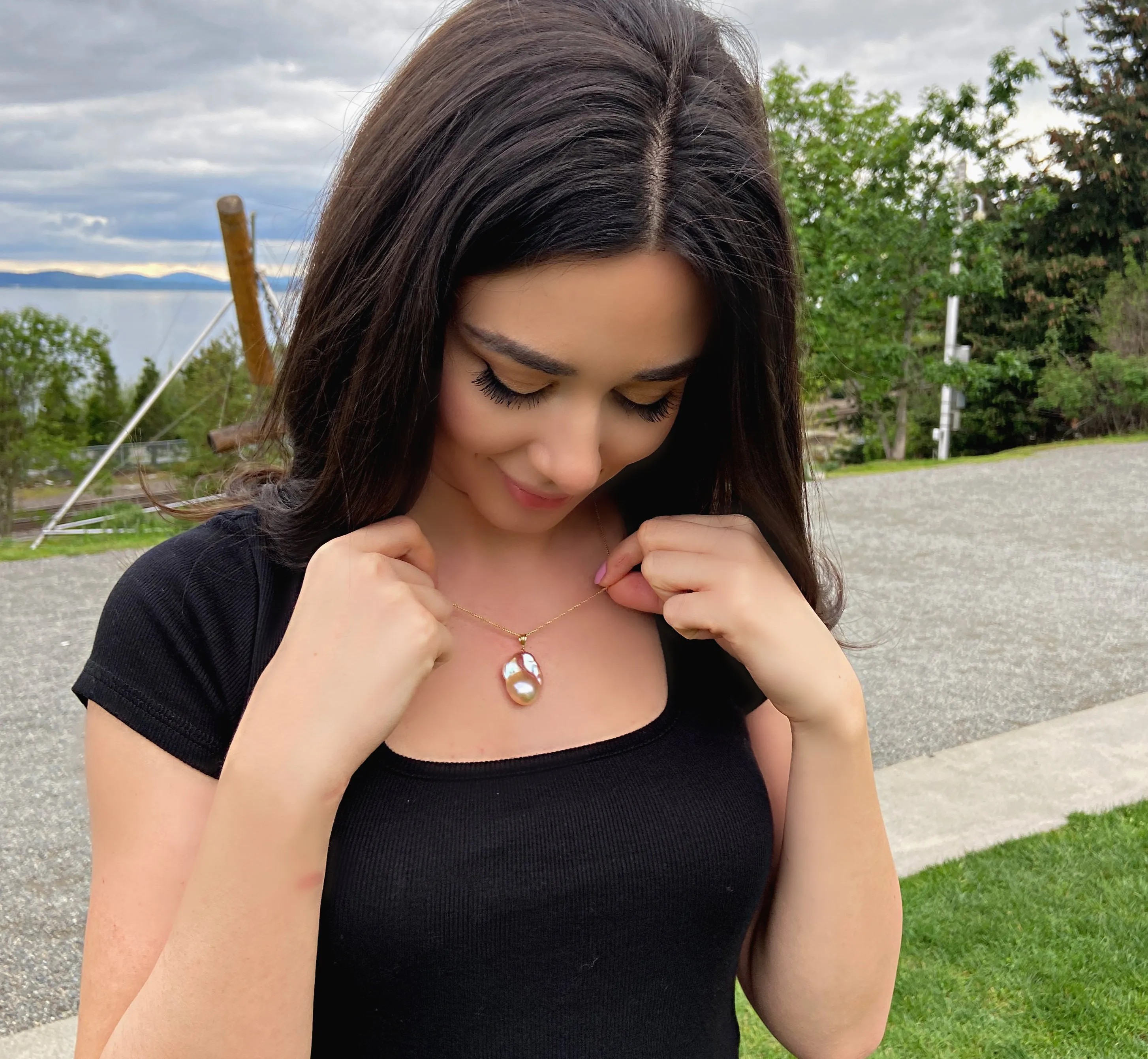 Orchidée Royale Baroque 14kt Gold Pendant